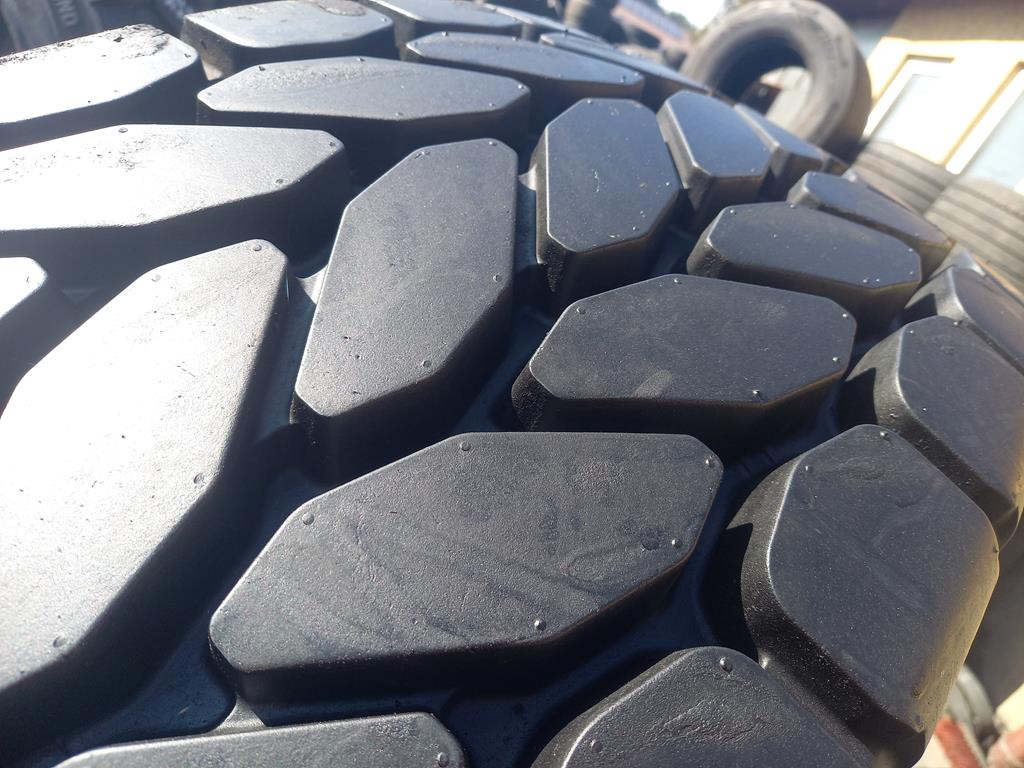 Opona używana przemysłowa 385/95R25 14.00R25 MAGNA MA03 2000zł W5187 - obrazek 12