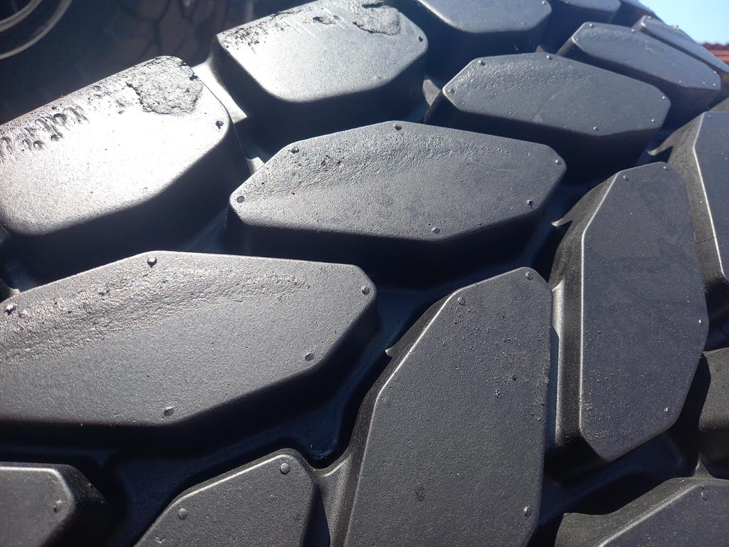 Opona używana przemysłowa 385/95R25 14.00R25 MAGNA MA03 2000zł W5187 - obrazek 13