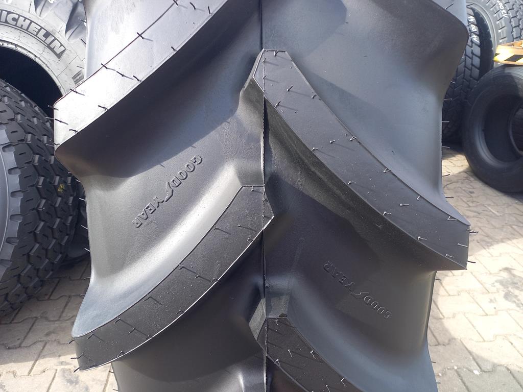 Opona używana rolnicza 460/85R34 18.4R34 GOODYEAR OPTITRAC 1900zł W5189 - obrazek 4