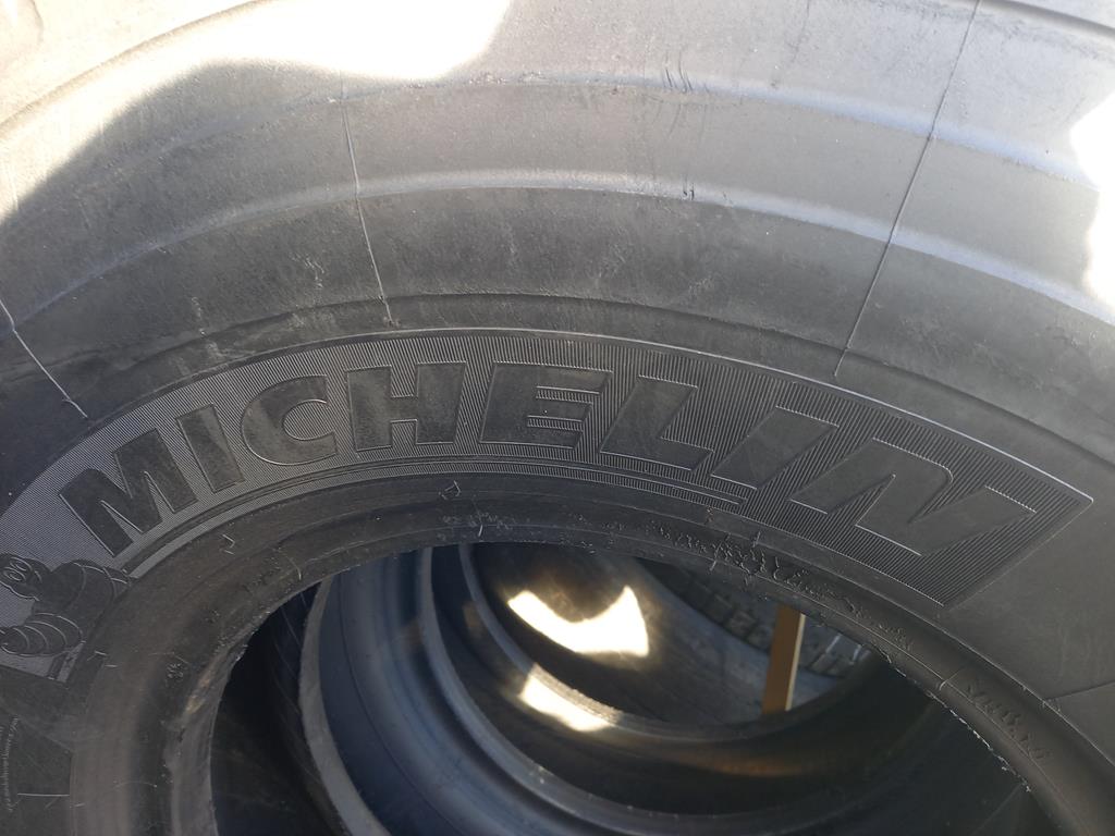 Opona używana przemysłowa 385/95R25 MICHELIN X-CRANE AT 1400zł W5191 - obrazek 9