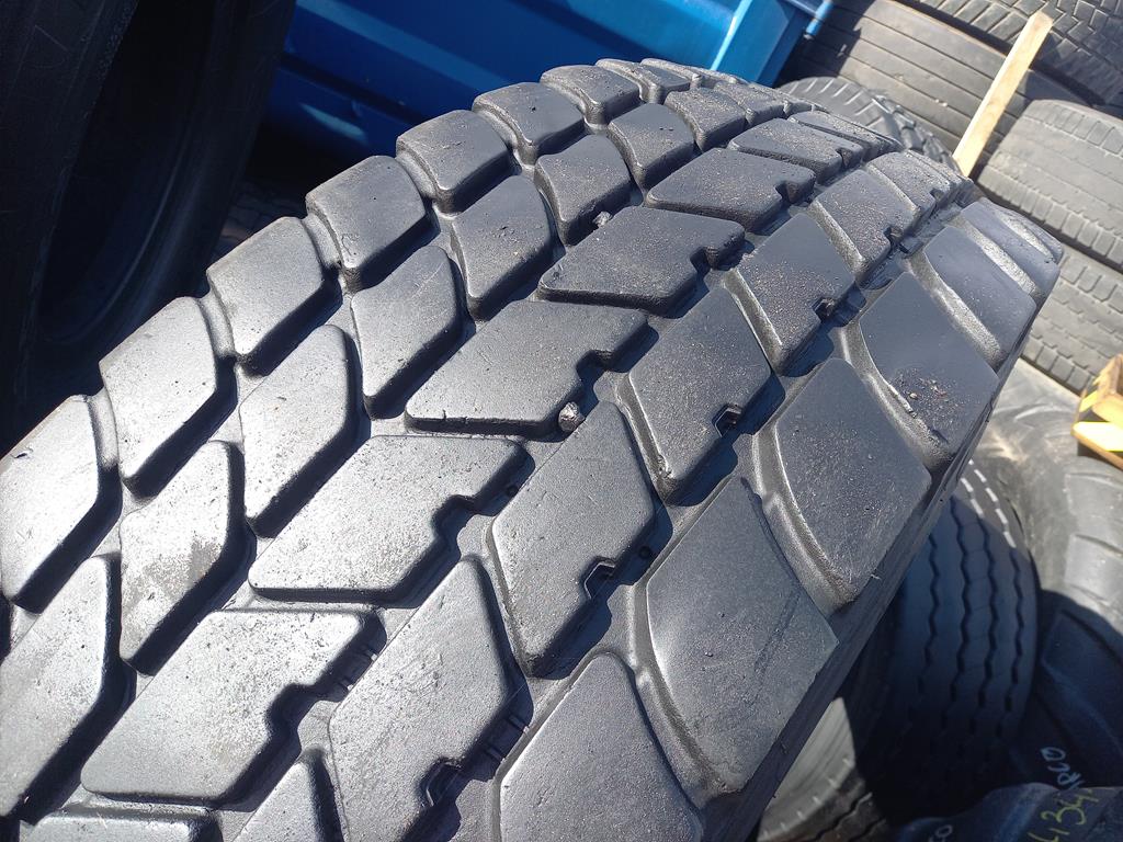 Opona używana przemysłowa 385/95R25 MICHELIN X-CRANE AT 1400zł W5191 - obrazek 12